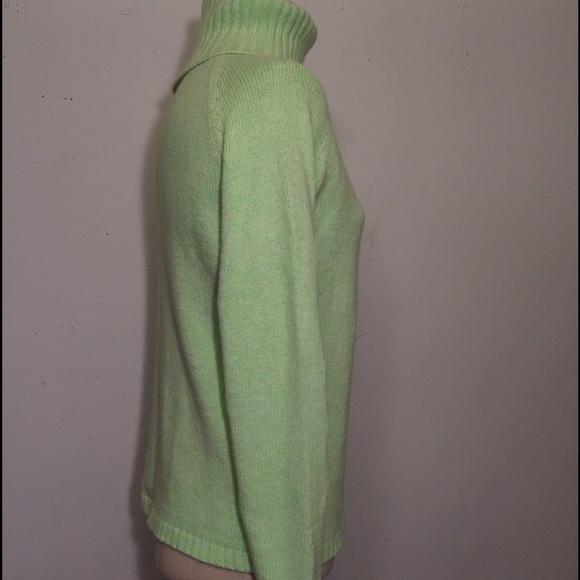 NWT Green Turtleneck Sweater - Picture 3 of 4